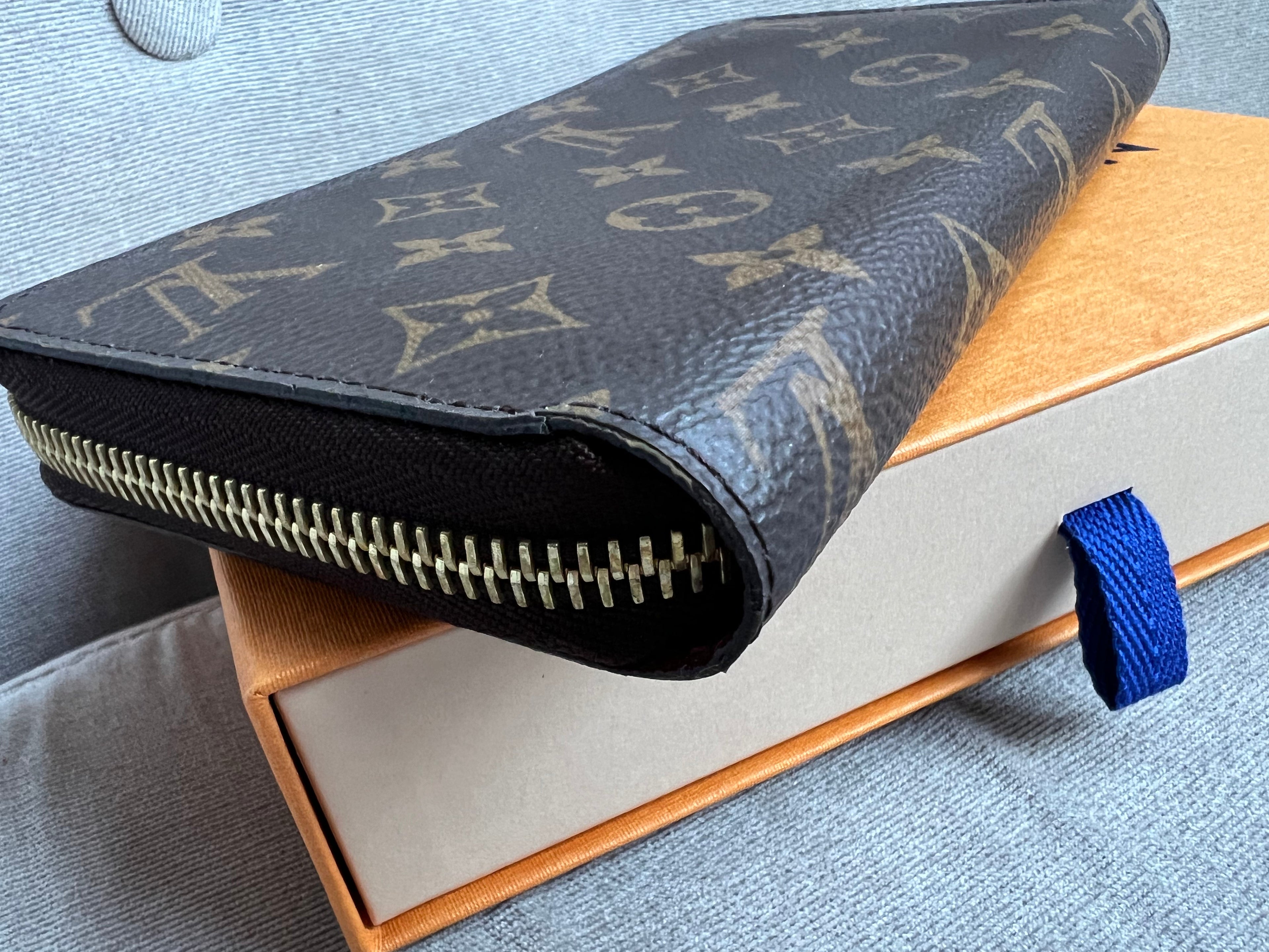 Louis Vuitton Zippy Wallet in Monogram (RRP £565)