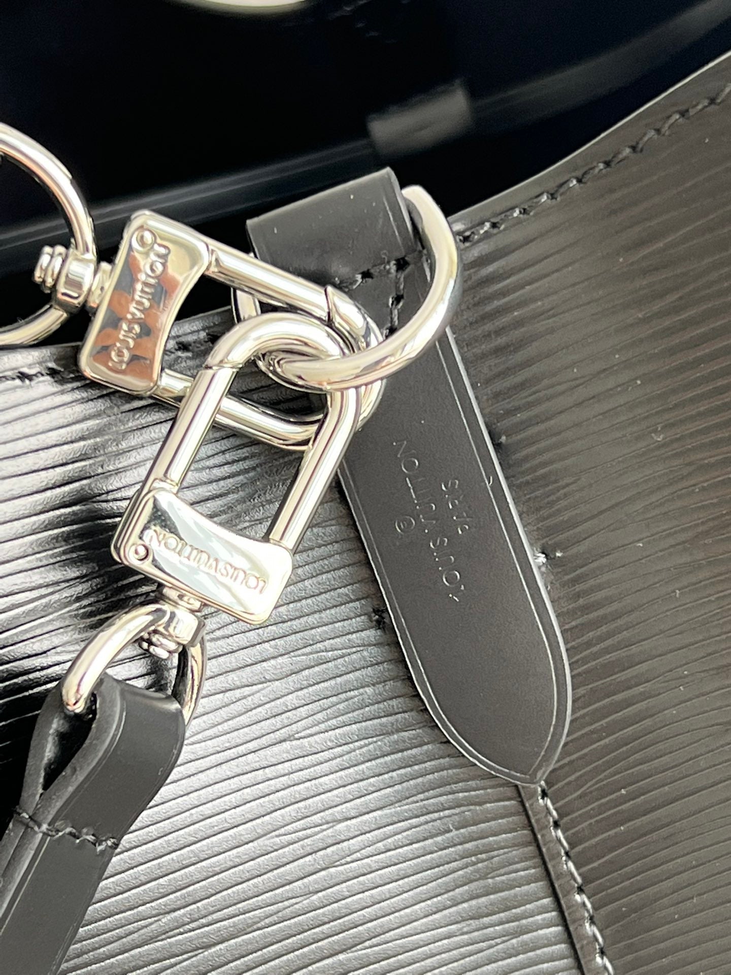 Louis Vuitton NeoNoe MM Bag