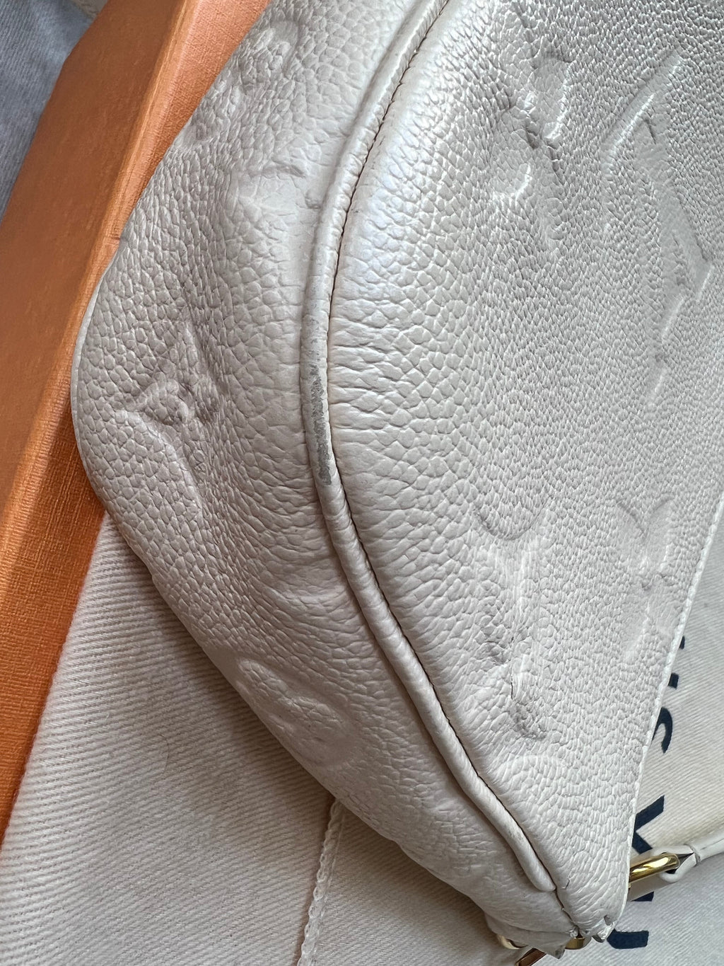 Louis Vuitton Multi Pochette Accessoires Creme Empreinte (RRP £2110)