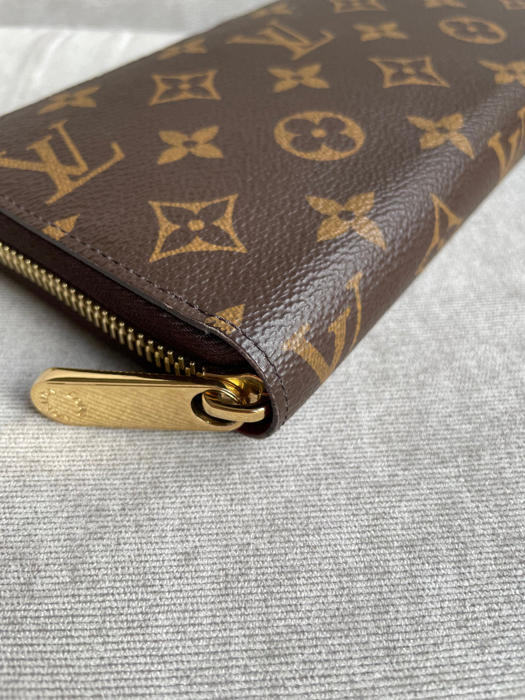 Louis Vuitton Zippy Wallet in Monogram (RRP £565)