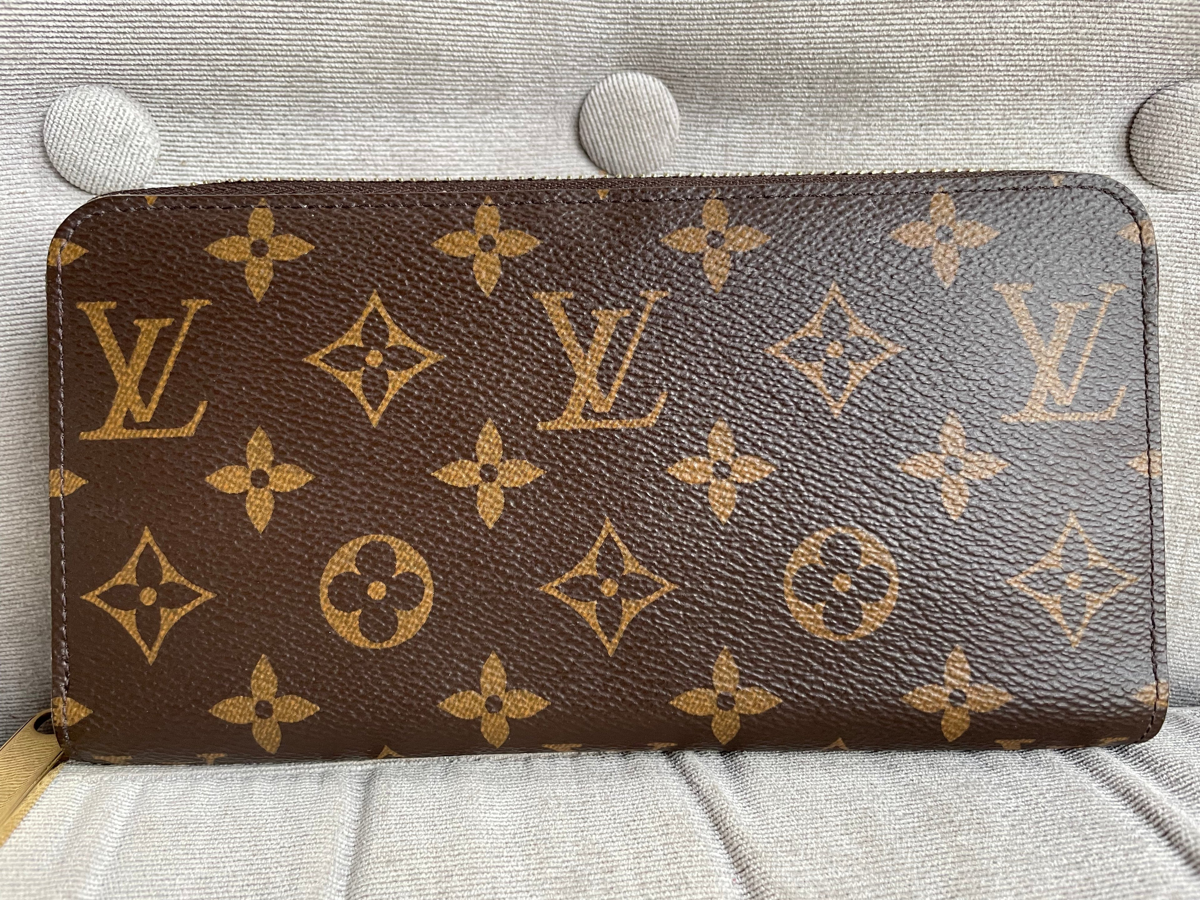 Louis Vuitton Zippy Wallet in Monogram (RRP £565)