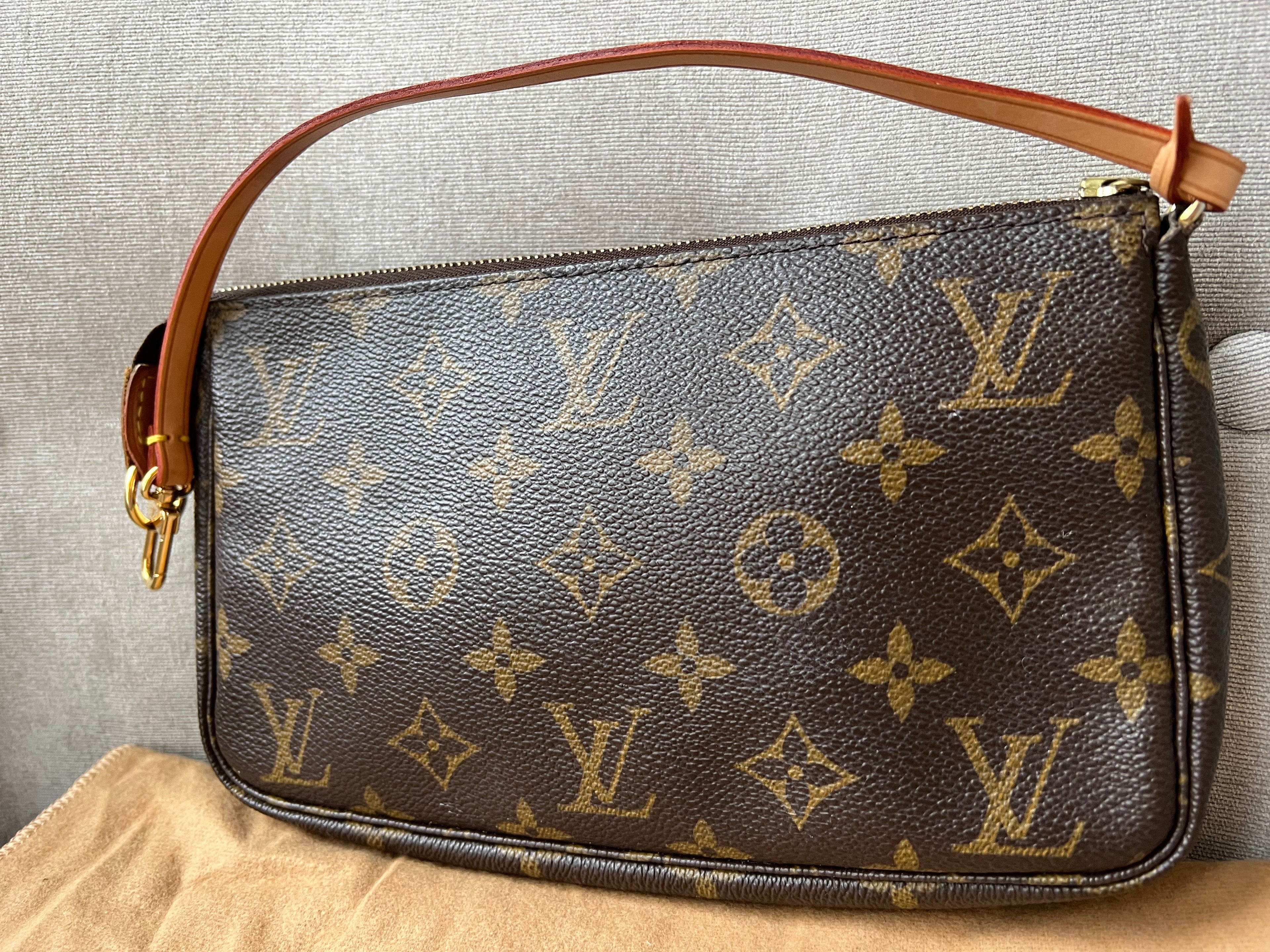 Louis Vuitton Vintage Pochette Accessoires Monogram (RRP £915)