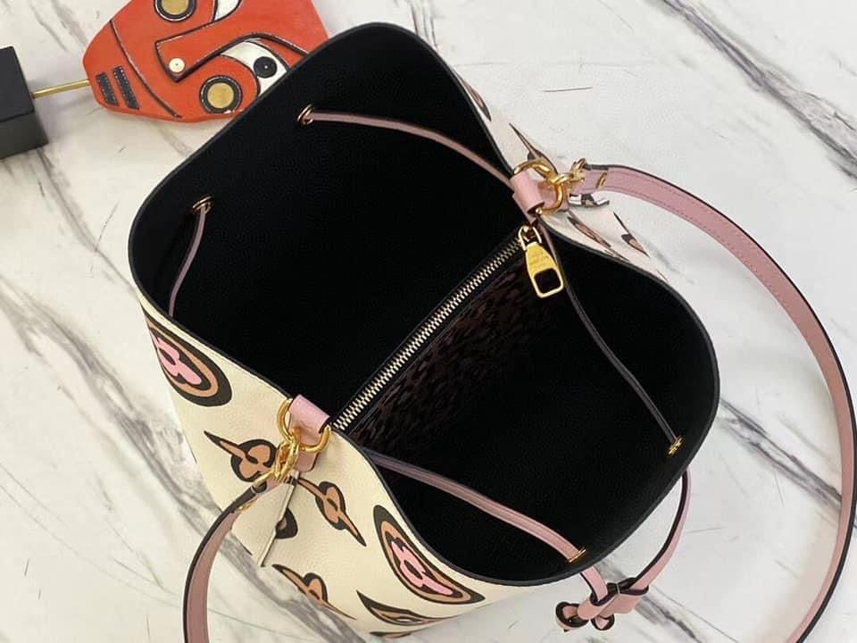 Louis Vuitton NeoNoe MM Bag