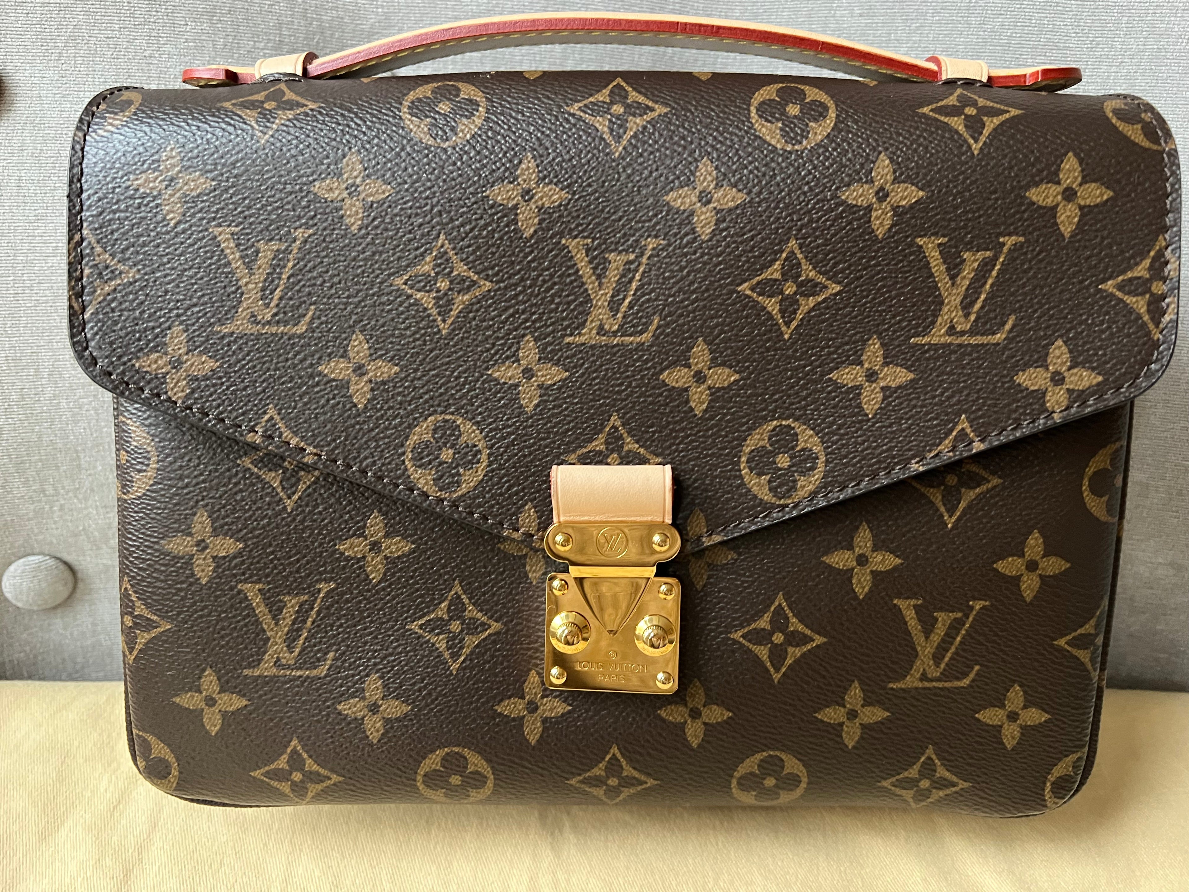 Louis Vuitton Pochette Metis Monogram (RRP £1,830)