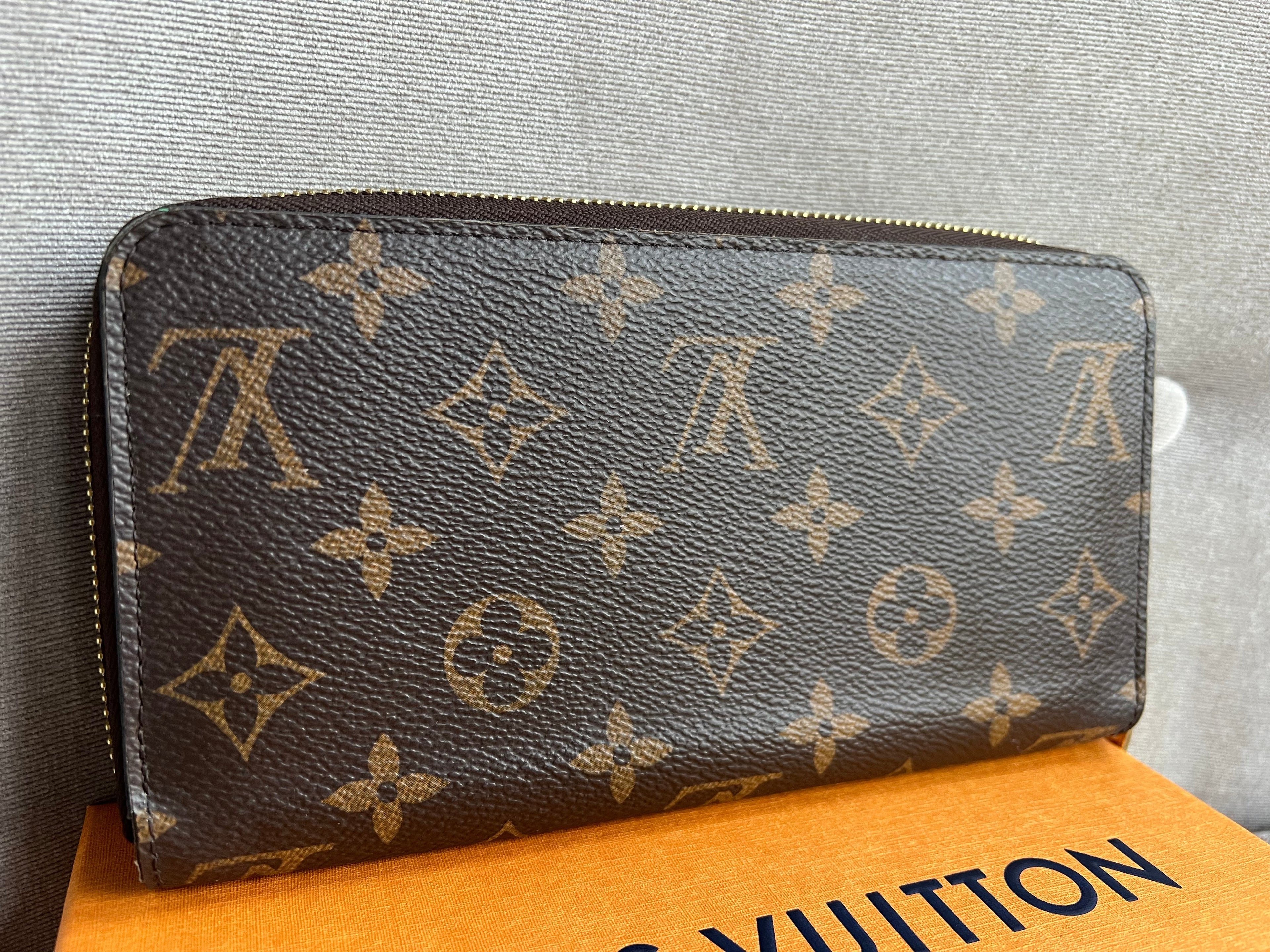 Louis Vuitton Zippy Wallet in Monogram (RRP £565)