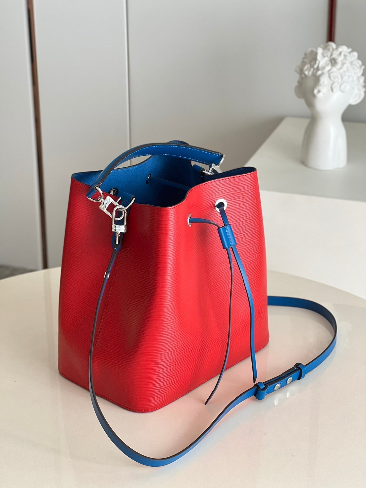 Louis Vuitton NeoNoe MM Bag