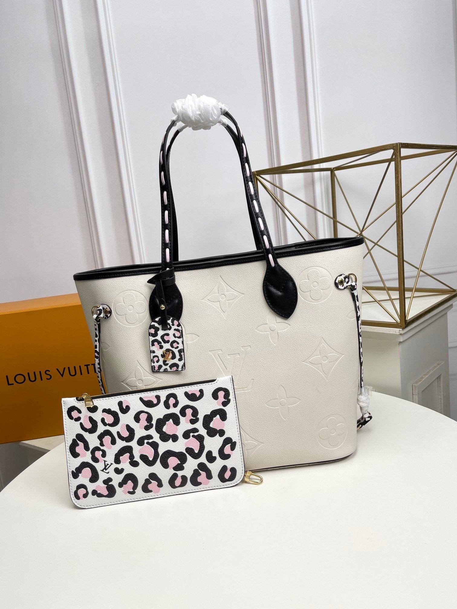 Louis Vuitton Neverfull MM Bag
