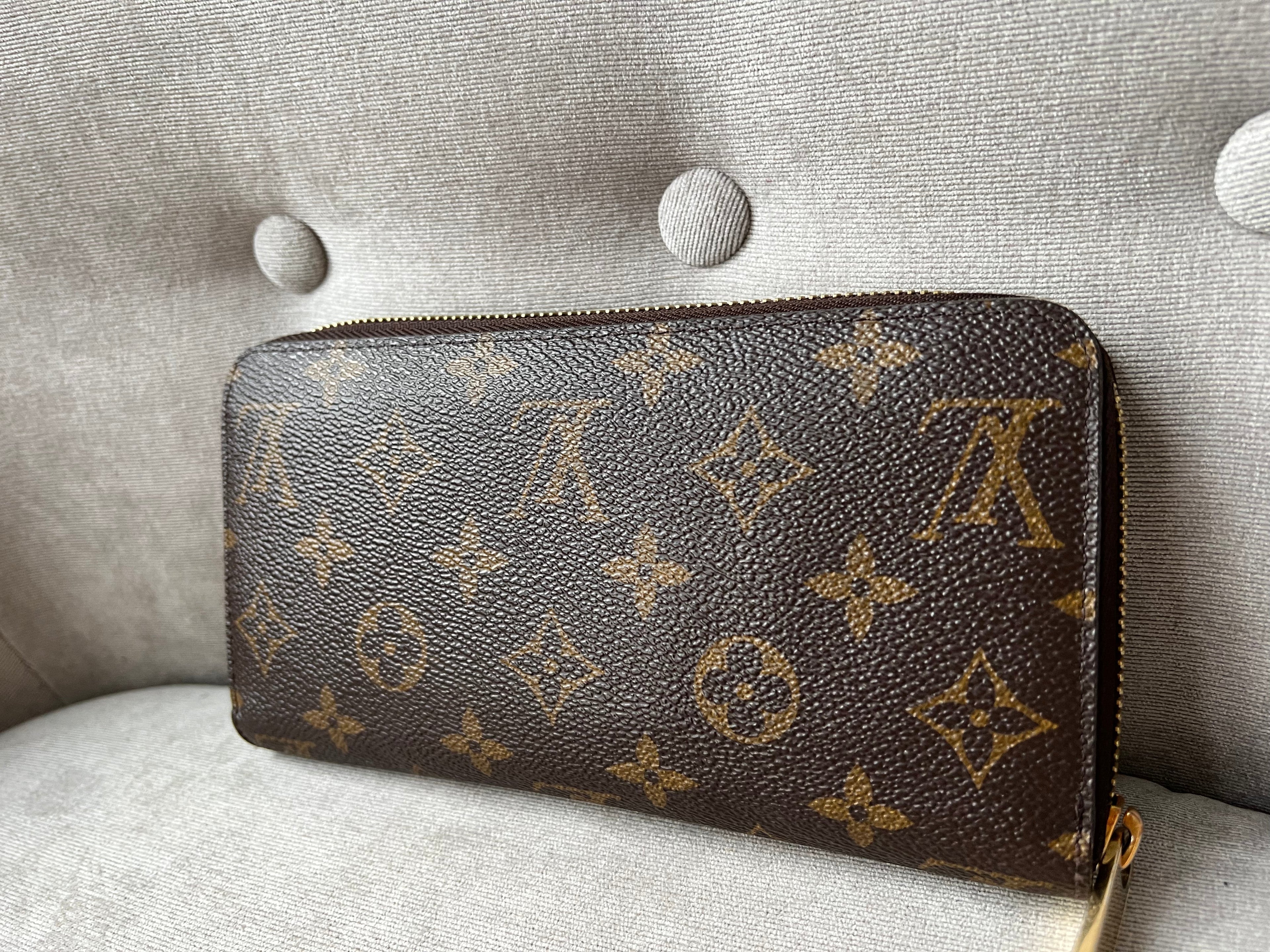 Louis Vuitton Zippy Wallet in Monogram (RRP £565)