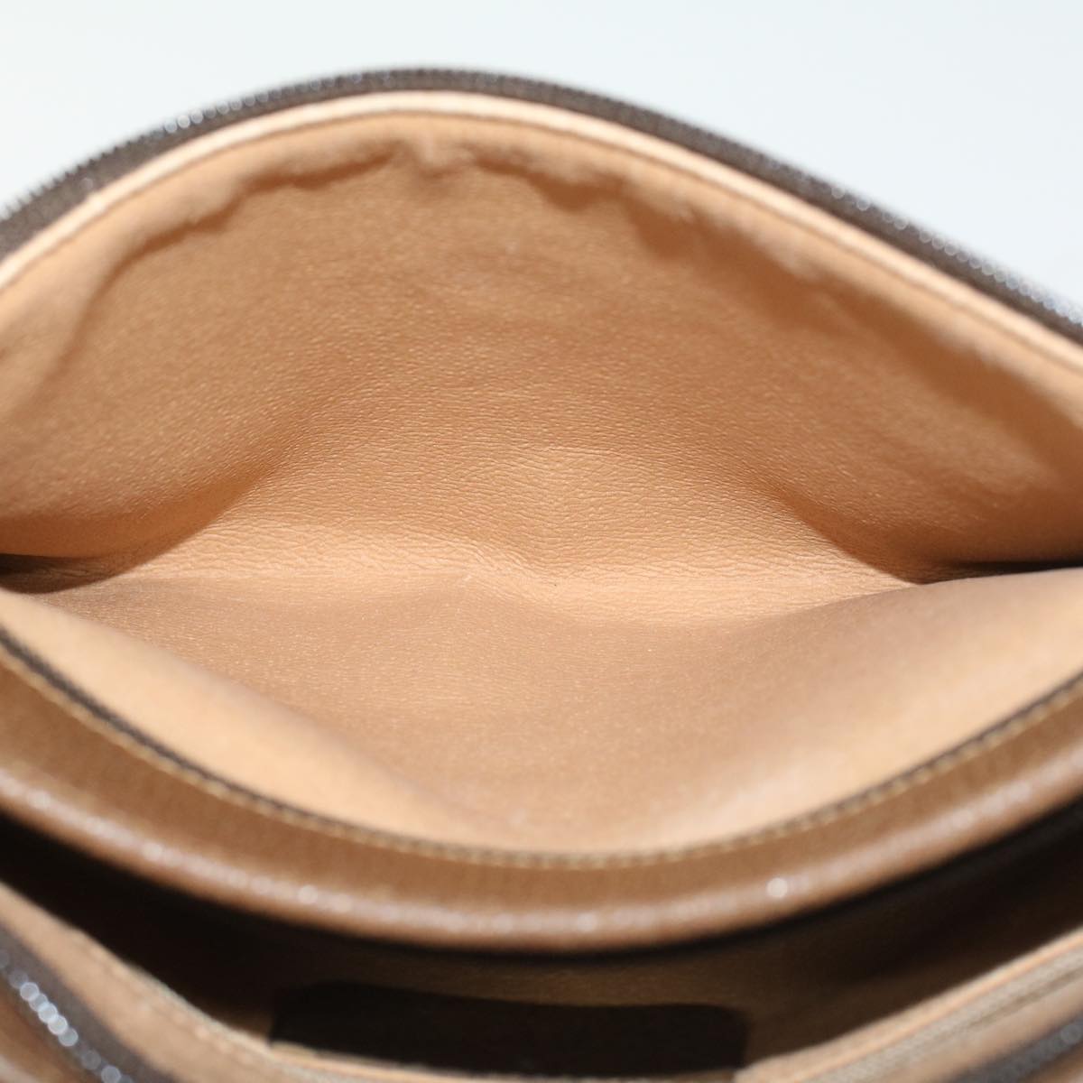 GUCCI GG Canvas Clutch Bag PVC Leather Beige 97.01.037  ki3062