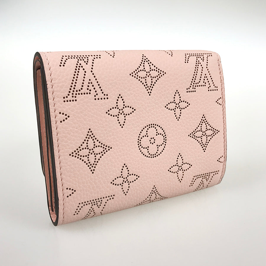 LOUIS VUITTON Mahina Portefeuille Iris Compact M82757 Bifold wallet