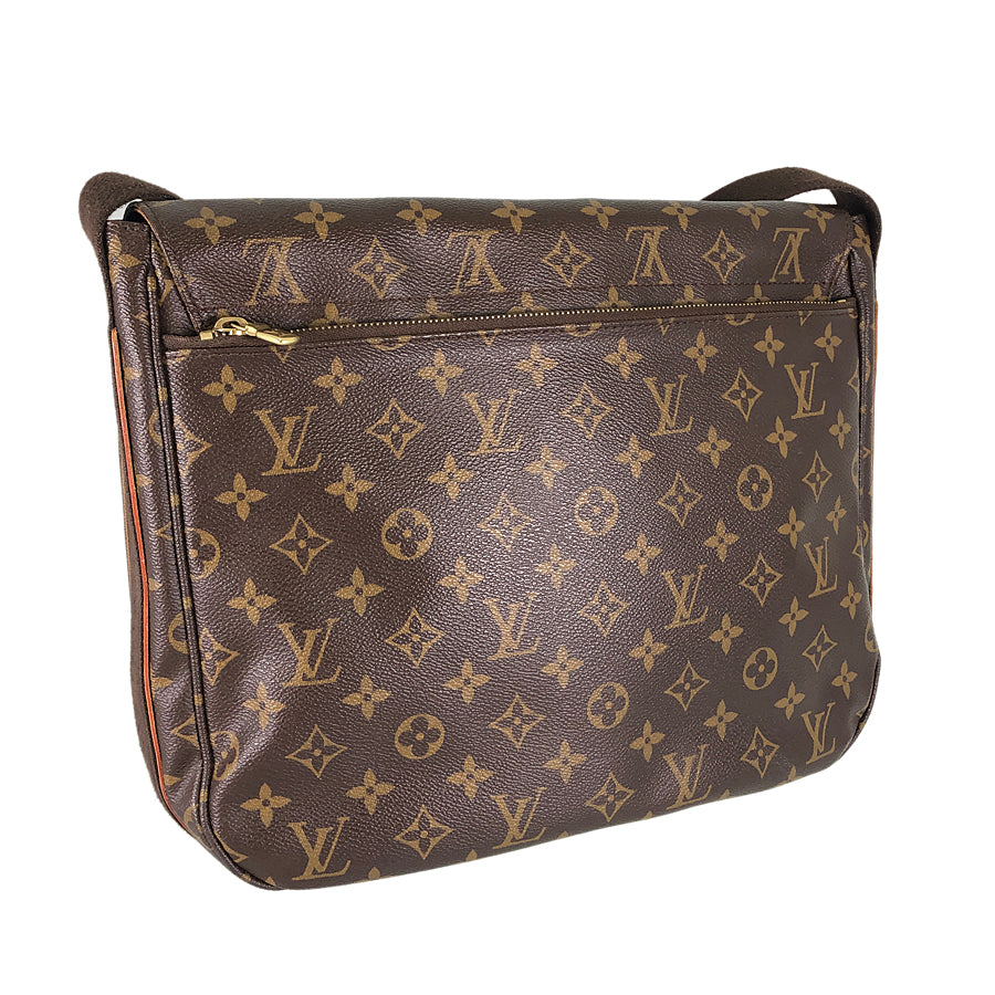 LOUIS VUITTON Monogram Messenger Beaubourg MM M97038 Shoulder bag