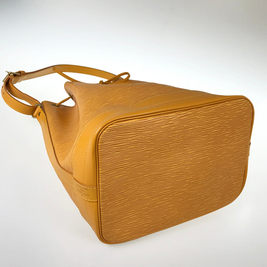 LOUIS VUITTON Epi Noe M44009 Shoulder bag