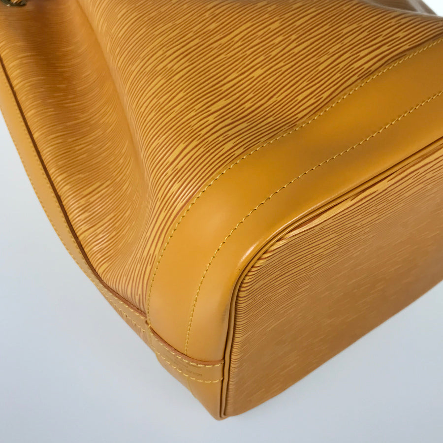 LOUIS VUITTON Epi Noe M44009 Shoulder bag