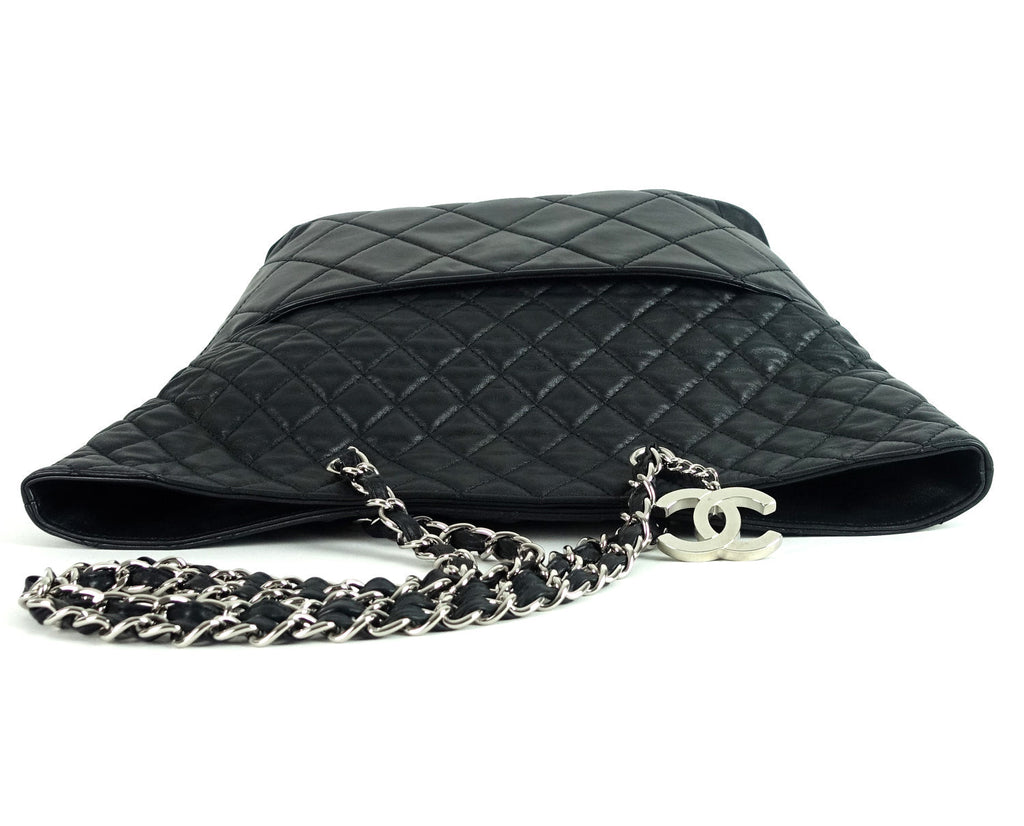Chanel In The Business Tote Quilted Lambskin North South Black. Beautiful