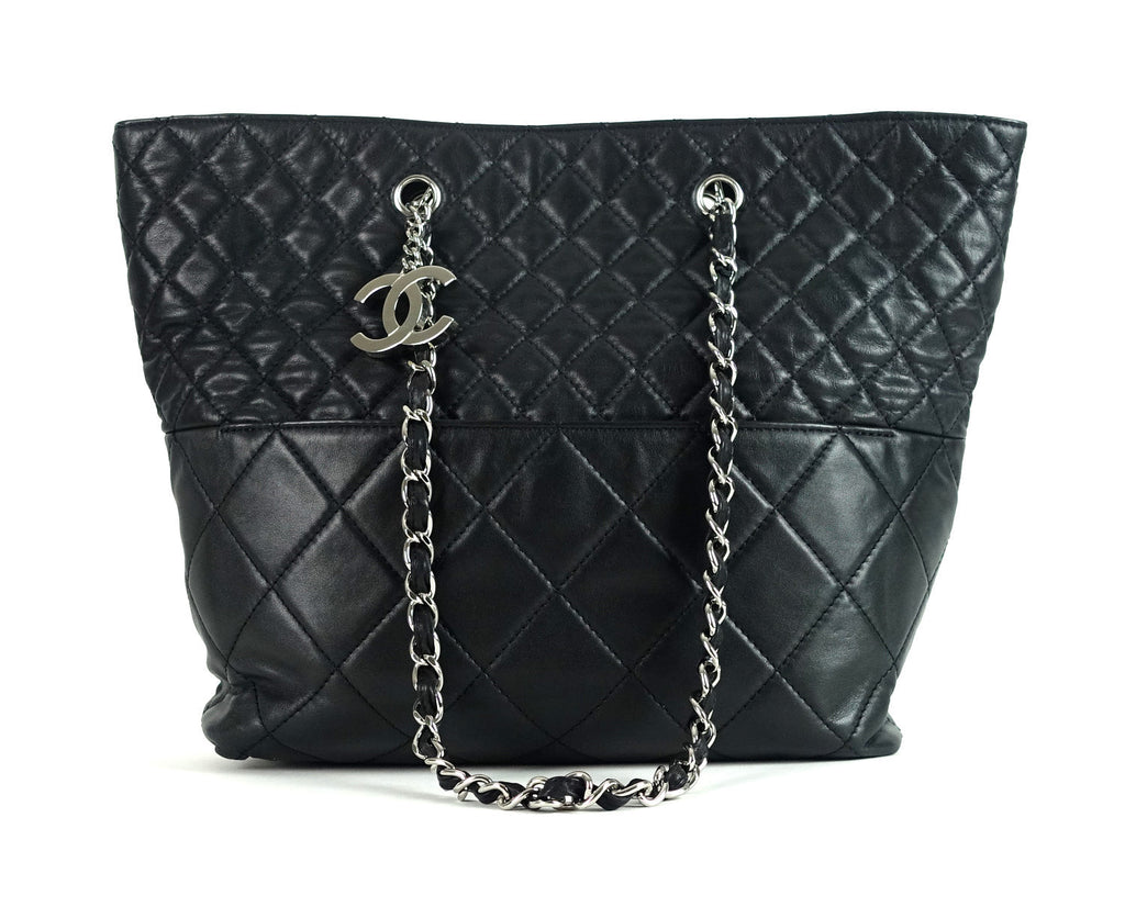 Chanel In The Business Tote Quilted Lambskin North South Black. Beautiful