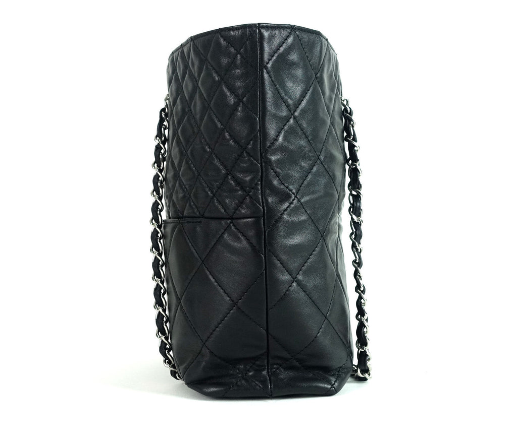 Chanel In The Business Tote Quilted Lambskin North South Black. Beautiful