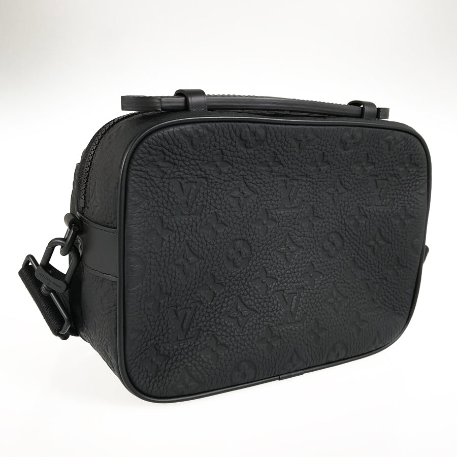 LOUIS VUITTON Taurillon Leather S Lock Messenger M58489 Shoulder bag