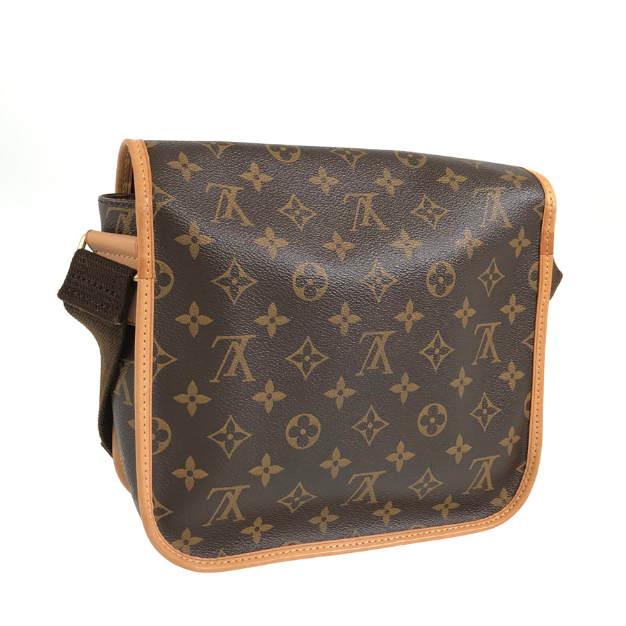 LOUIS VUITTON Messenger bag