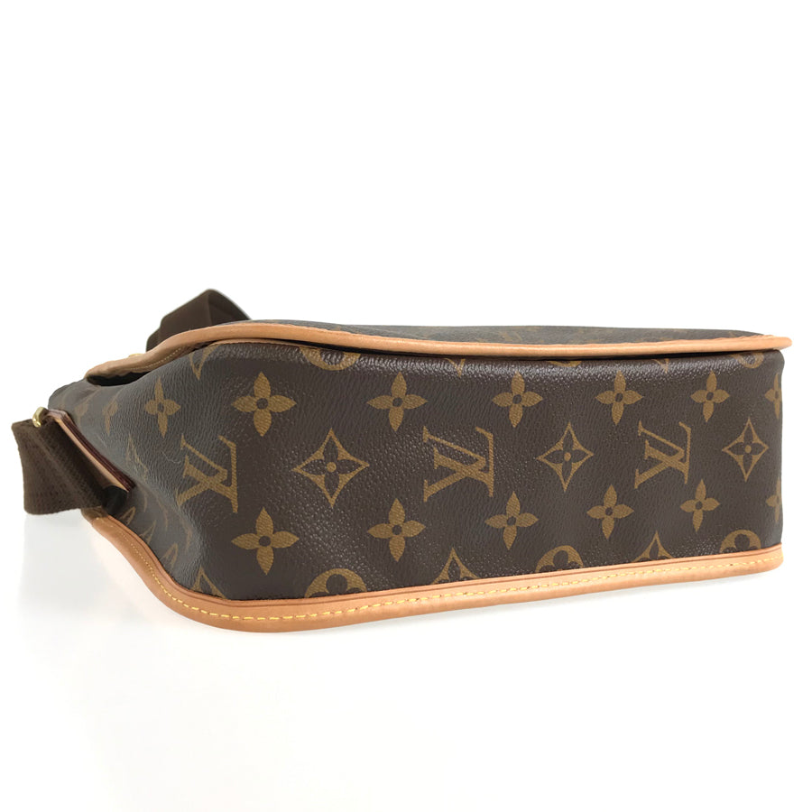 LOUIS VUITTON Messenger bag