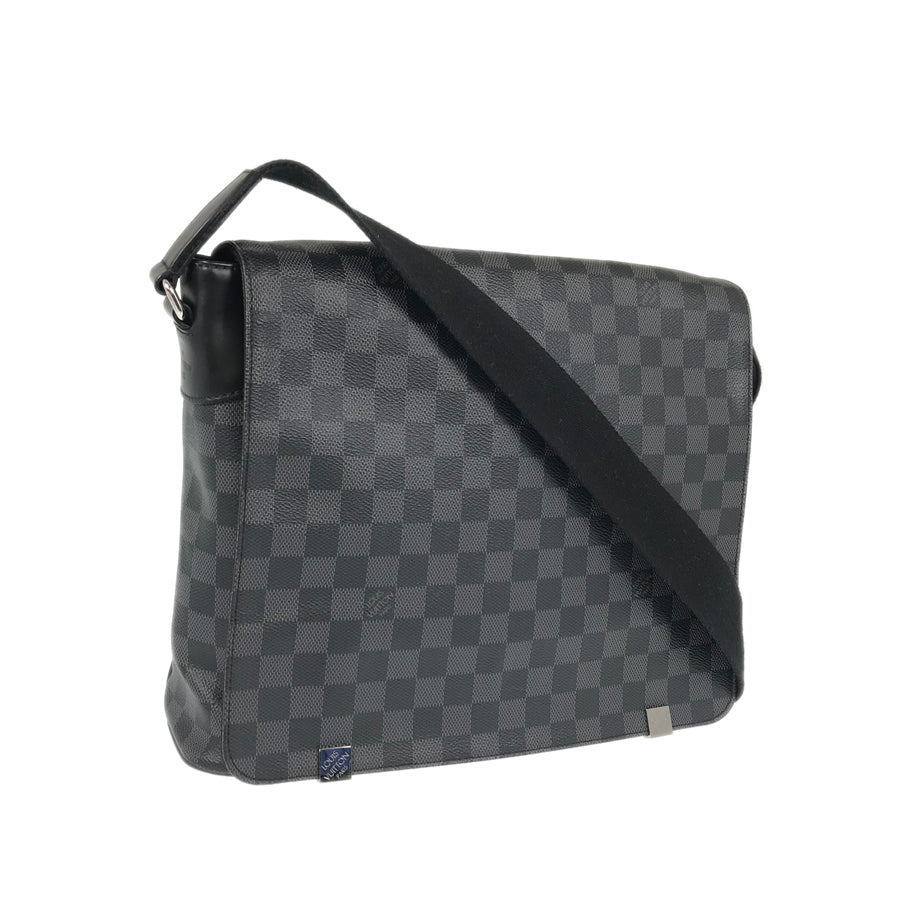 LOUIS VUITTON Messenger bag