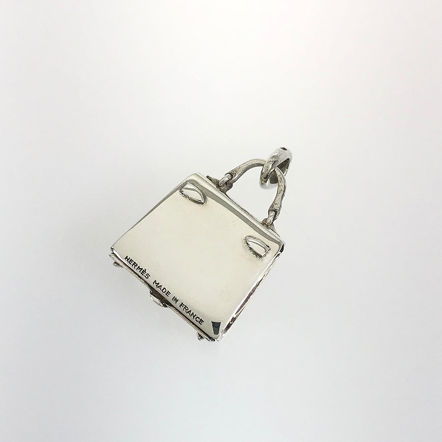HERMES Amulet Kelly Pendant top