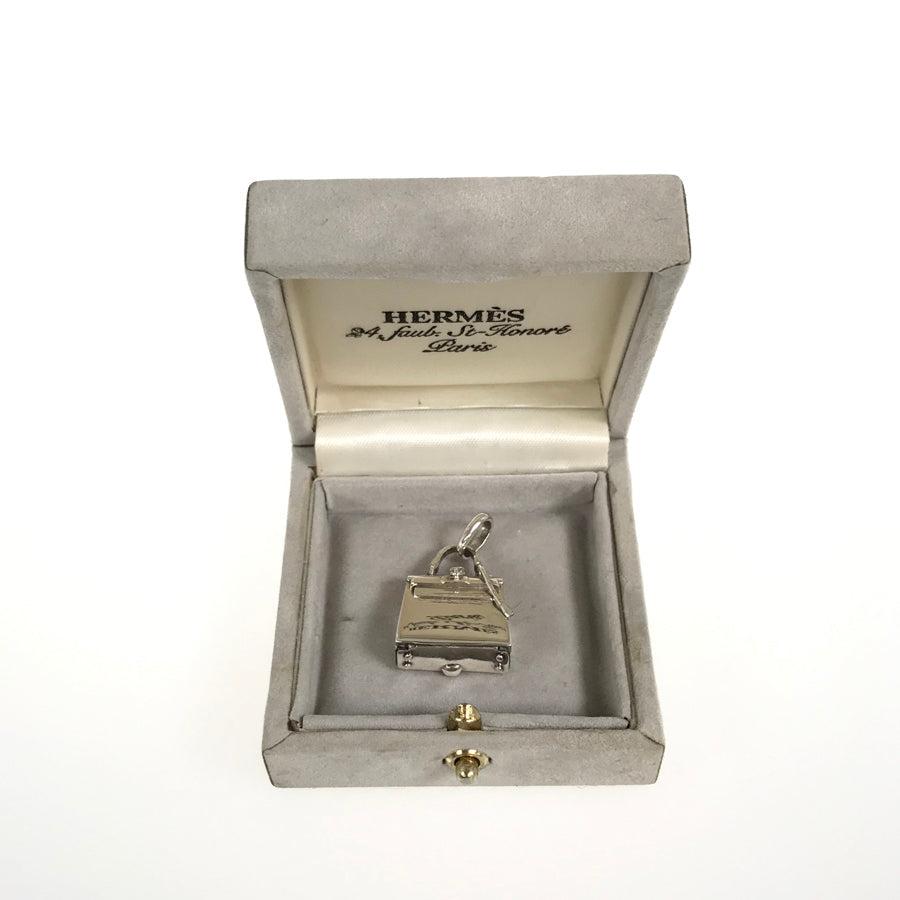 HERMES Amulet Kelly Pendant top
