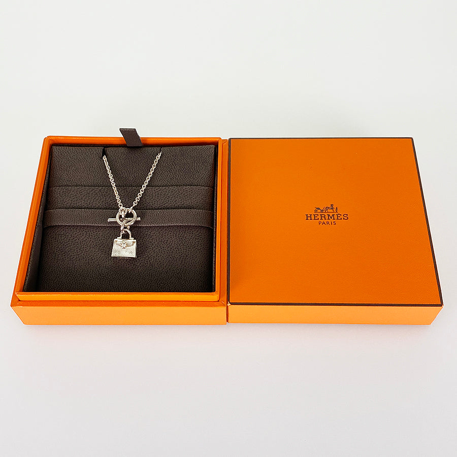 HERMES Amulettes Kelly Necklace